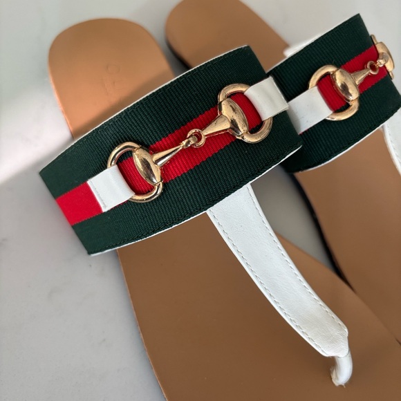 Gucci Women's Sandals with Red and Green Accents - Picture 5 of 6